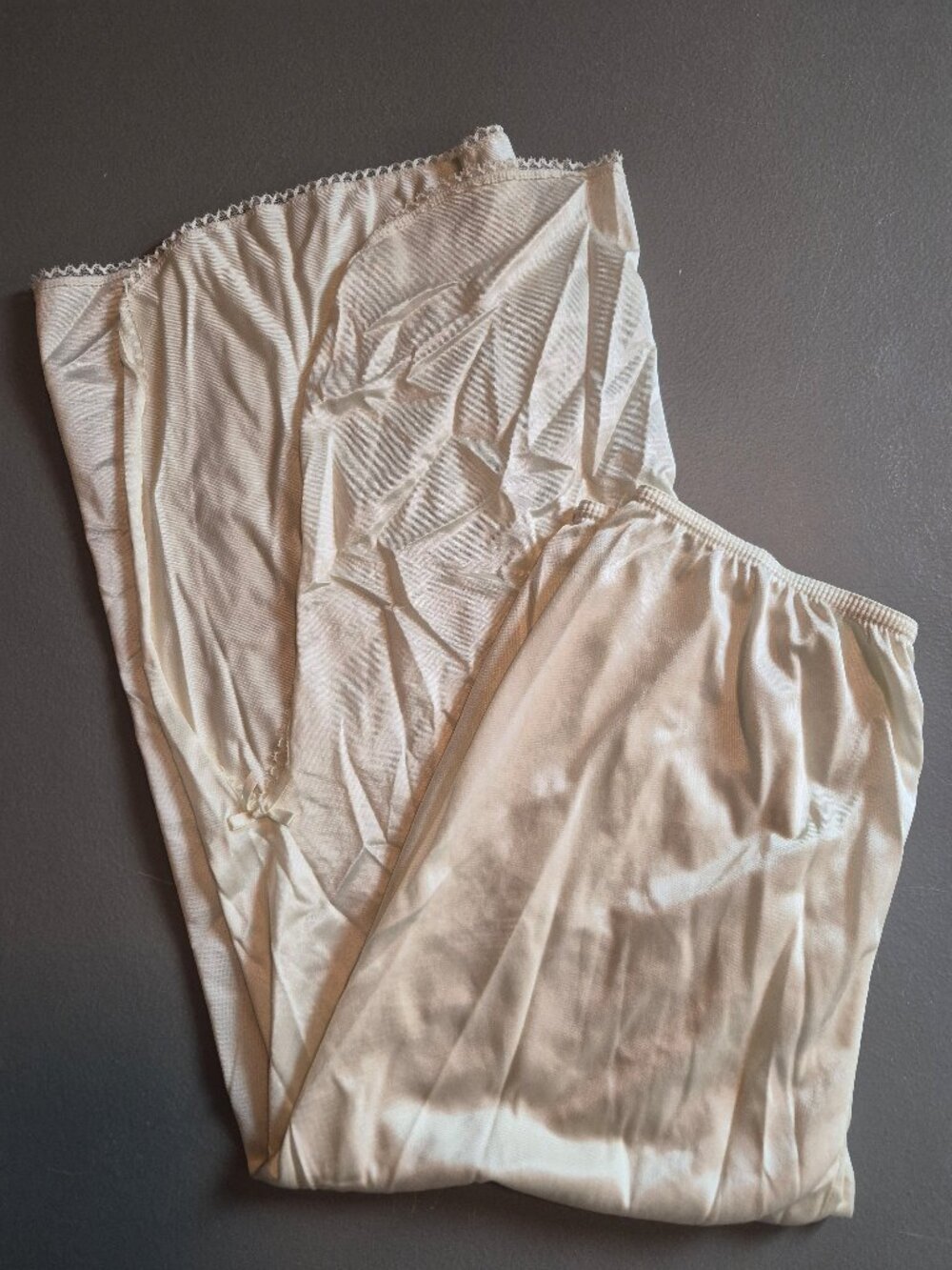 Vintage Dawn White Half Slip Size Medium Waist 27-29 Nylon Lace Trim Underskirt